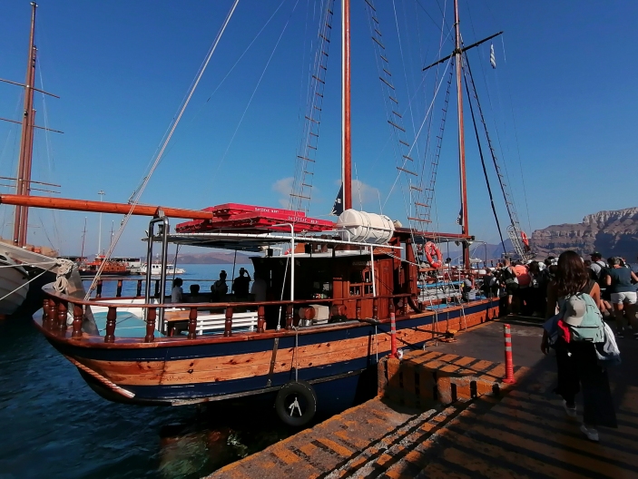 Santorini - Tour Boat